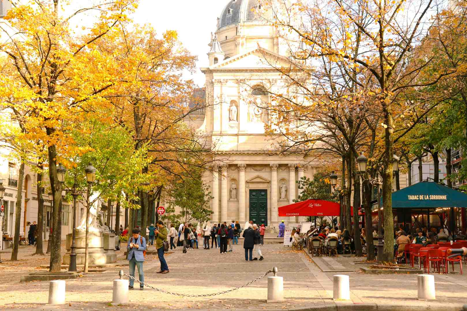 Autumn day at the Sorbonne in Paris; photo credit: Céline | Autumn day at the Sorbonne in Paris; photo credit: Céline |