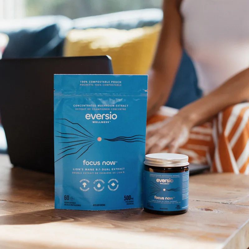 Lion's Mane extract pouch and jar on a desk near a laptop, supporting focus with concentrated Lion's Mane mushroom extract capsules. Lion's Mane extract pouch and jar on a desk near a laptop, supporting focus with concentrated Lion's Mane mushroom extract capsules.