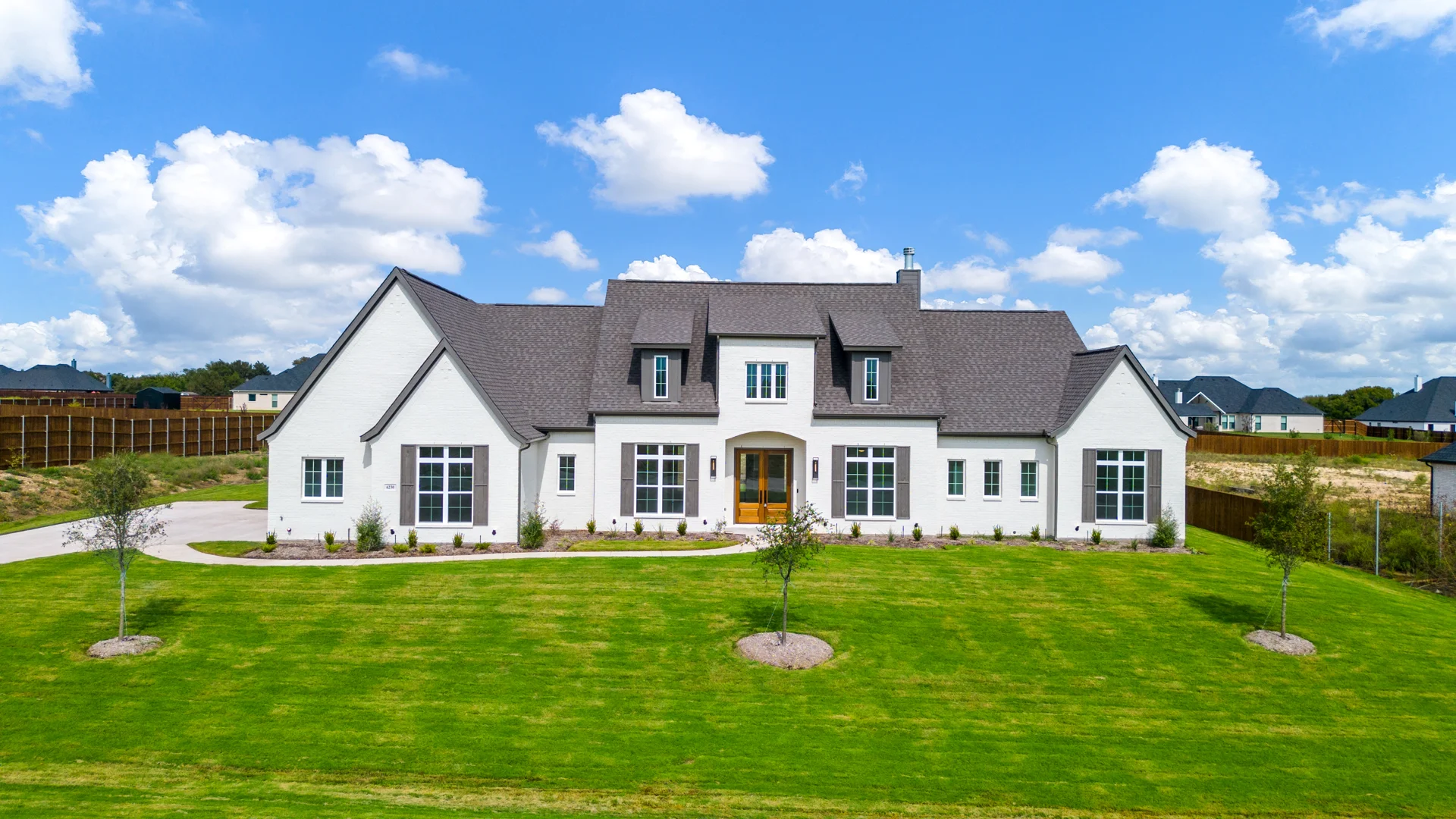 Custom home exterior in Ellis County, Texas