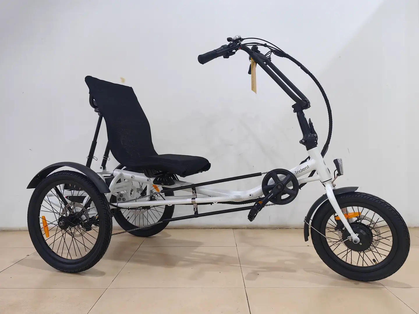 Trident semi-recumbent electric tricycle
