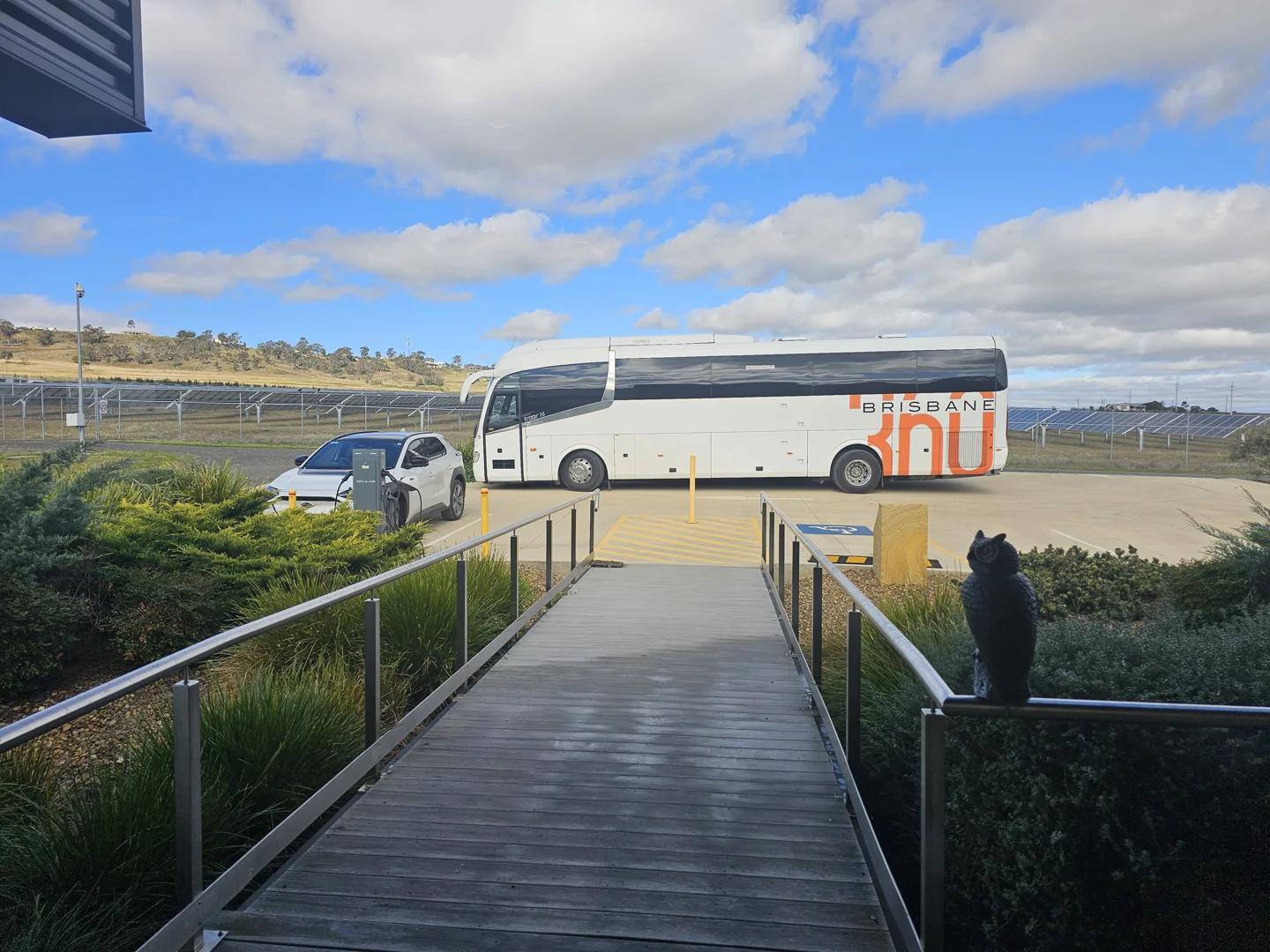 A modern Brisbane 360 coach parked safely for a school group drop-off - Brisbane school excursions A modern Brisbane 360 coach parked safely for a school group drop-off - Brisbane school excursions