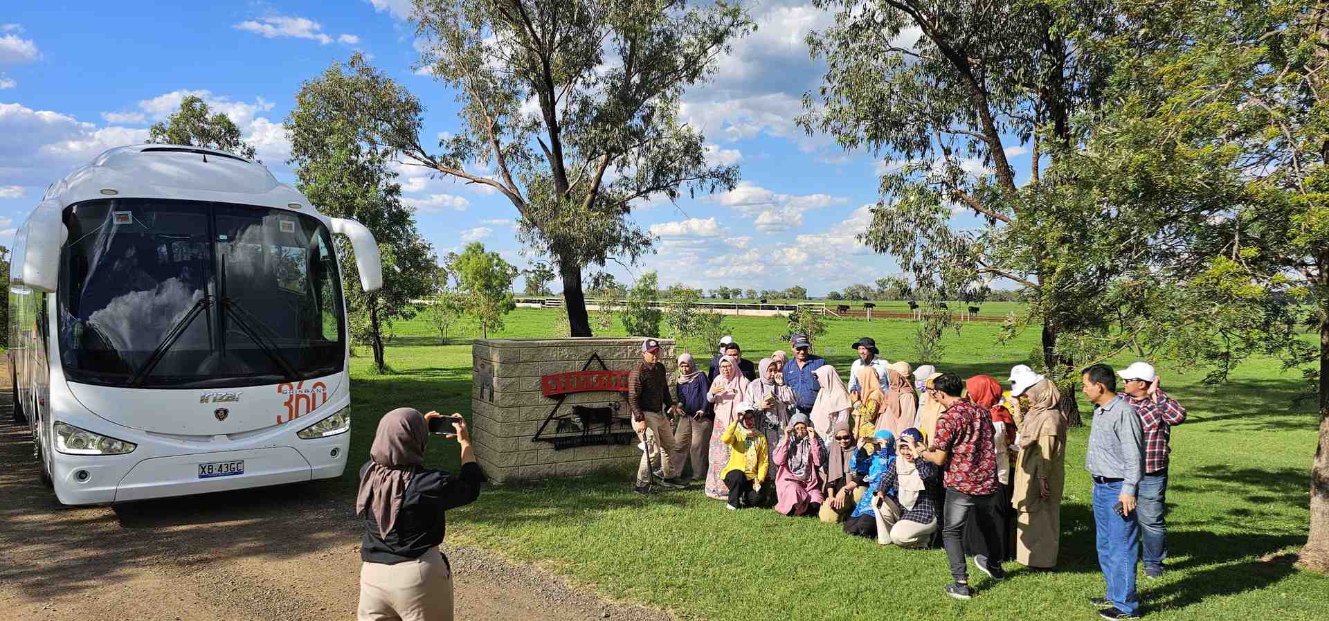community group bus hire - community group bus hire South East QLD
