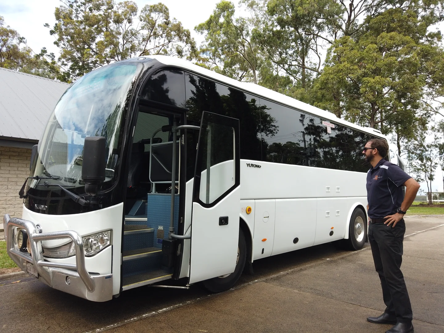 Brisbane360 bus and coach for hire
