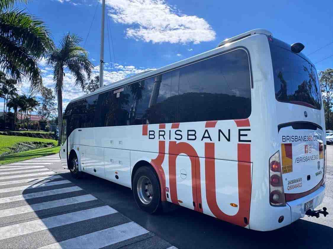 Professionals arriving at the Brisbane Convention & Exhibition Centre - executive group transfers