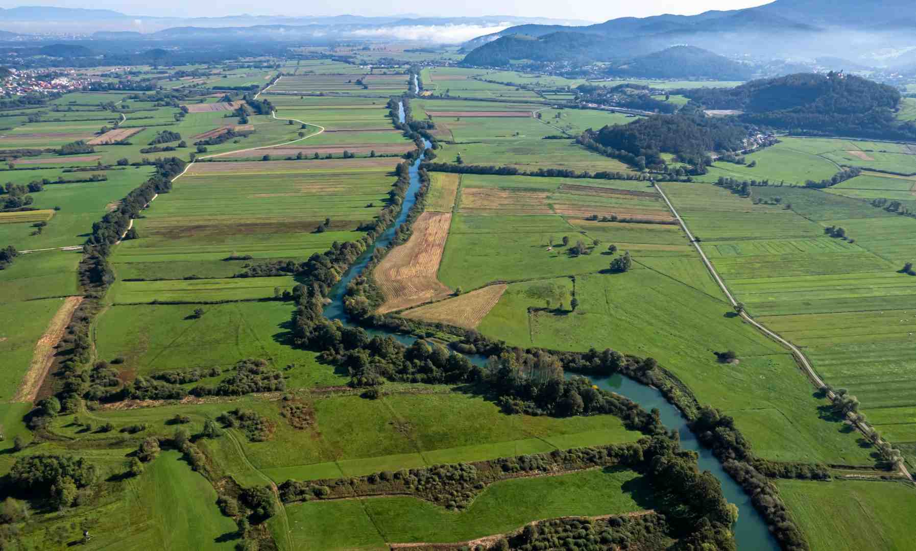 land - do i need a lawyer to buy land