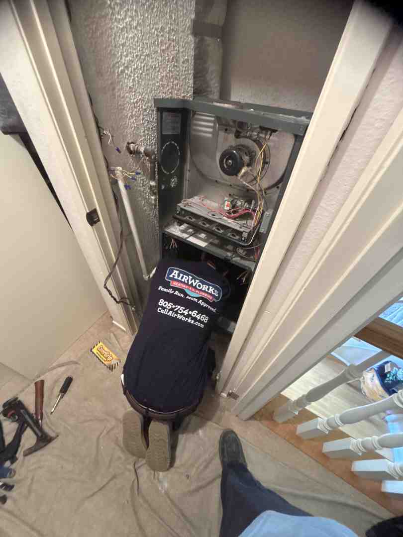 Infographic showing the top 5 warning signs that your commercial heater needs repair: 1. Inconsistent temperatures and cold spots throughout your building 2. Unusual noises like banging, grinding, or squealing sounds 3. Sudden unexplained spike in monthly energy bills 4. Frequent cycling or system that won't turn on at all 5. Strange burning odors or gas smells requiring immediate attention - commercial heater repair in thousand oaks ca