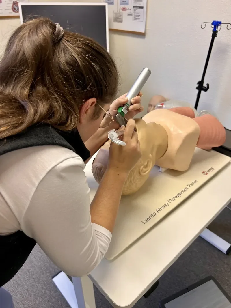 ACLS airway management. CPR certification for healthcare providers. ACLS airway management. CPR certification for healthcare providers.