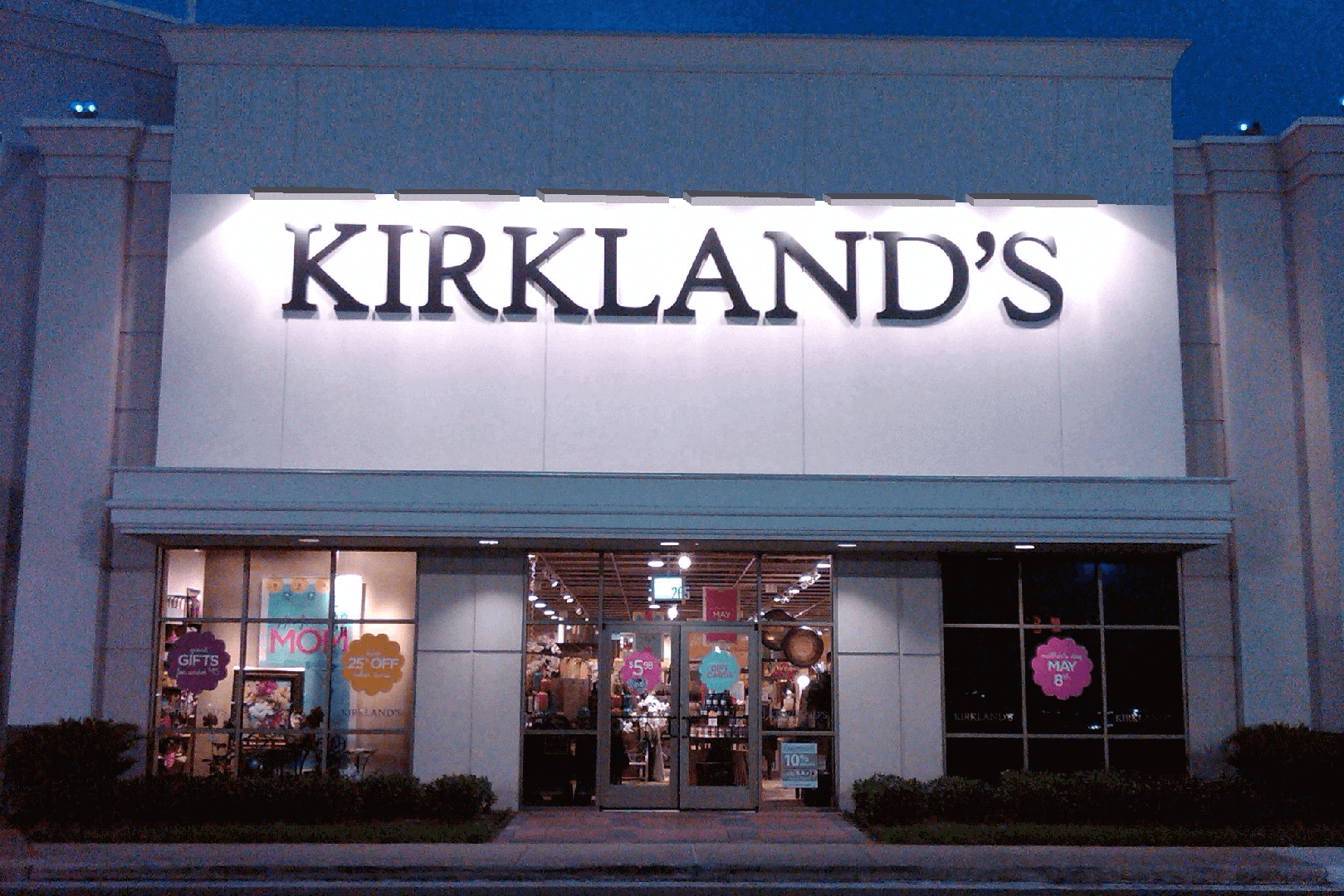 Muro LED Solar Sign Light mounted on a wall fascia - solar LED sign light Muro LED Solar Sign Light mounted on a wall fascia - solar LED sign light