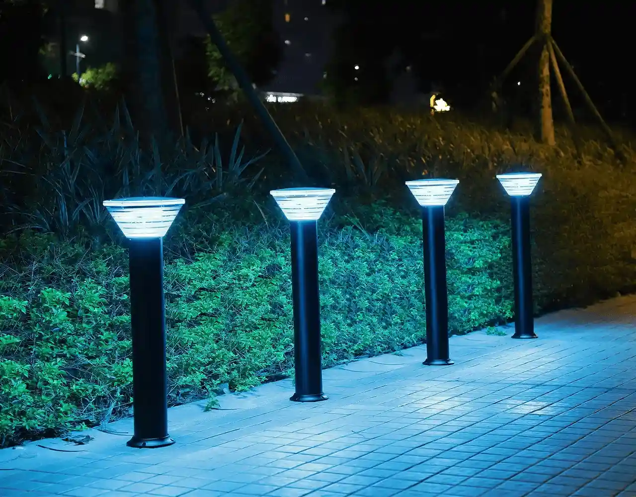Nomad 3 Solar Bollard Light