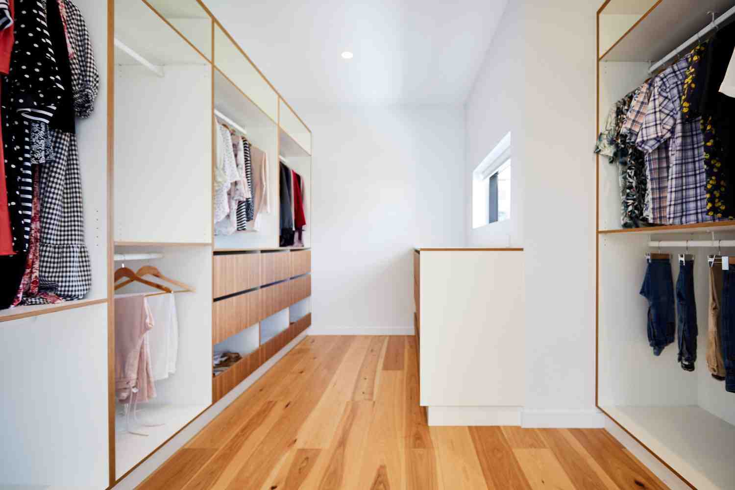 Custom Walk-In Robe Sunshine Coast - Custom Walk-In Robe Sunshine Coast