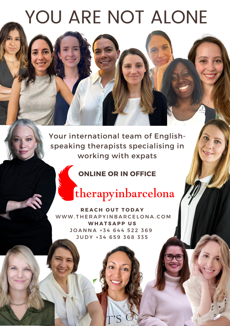 diverse group of smiling therapists, representing the Therapy in Barcelona team - Online therapy for couples