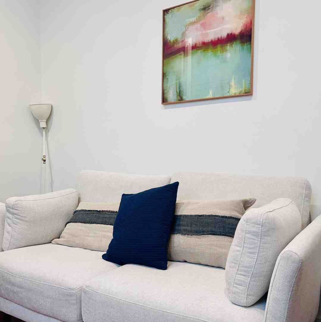 therapist office with comfortable chairs - best therapists near me therapist office with comfortable chairs - best therapists near me