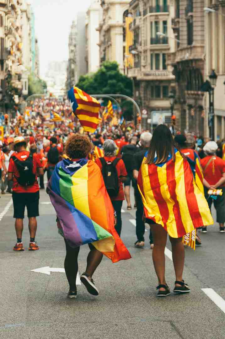 welcoming therapy room with comfortable seating and affirming decorations - lgbtq therapy barcelona