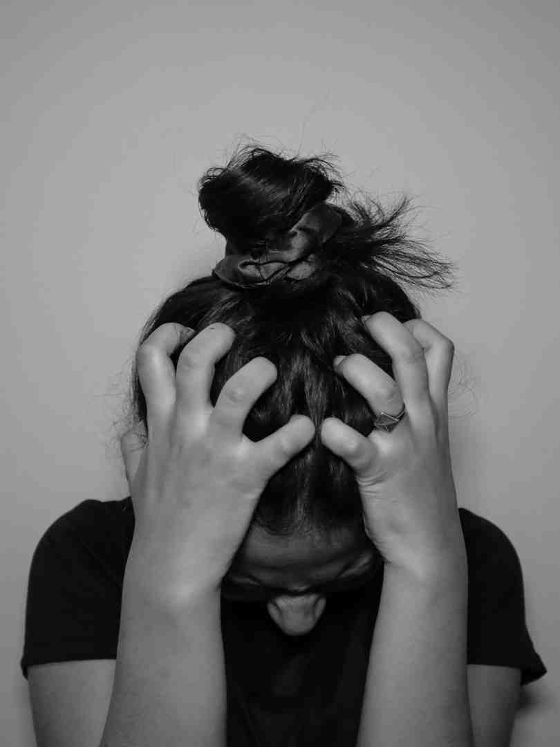 illustration of the difference between a single panic attack and the ongoing cycle of panic disorder - CBT therapy for panic attacks