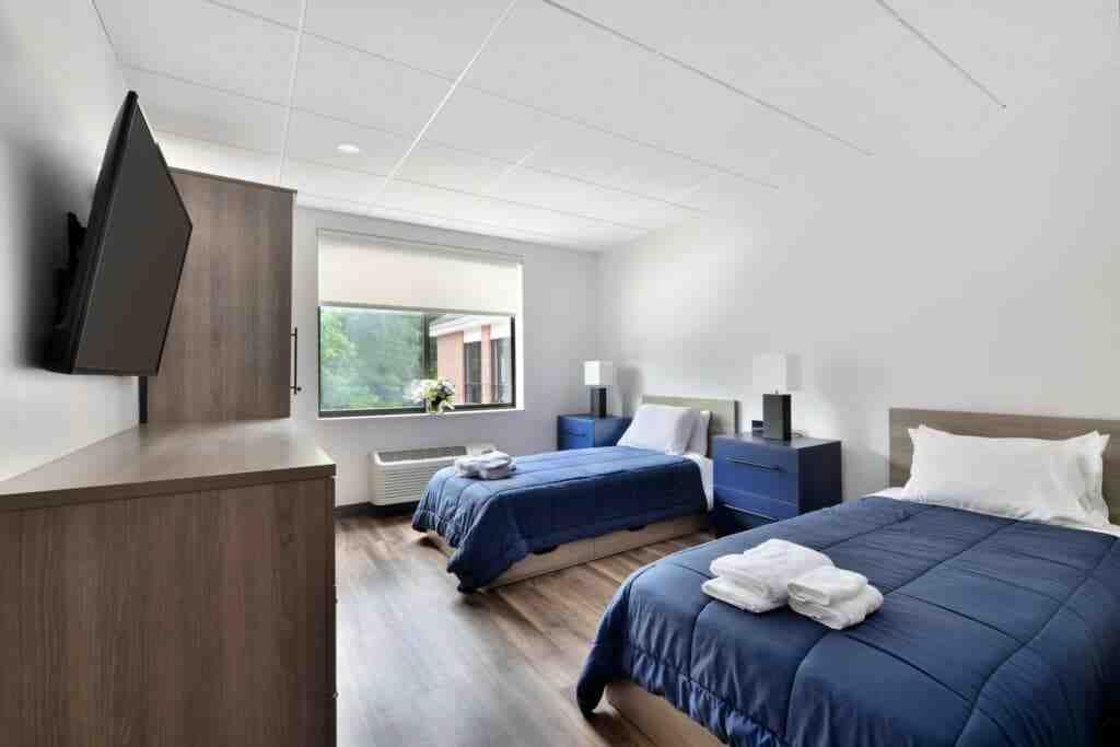 Clean and comfortable room in a detox facility - Alcohol detox Tennessee Clean and comfortable room in a detox facility - Alcohol detox Tennessee