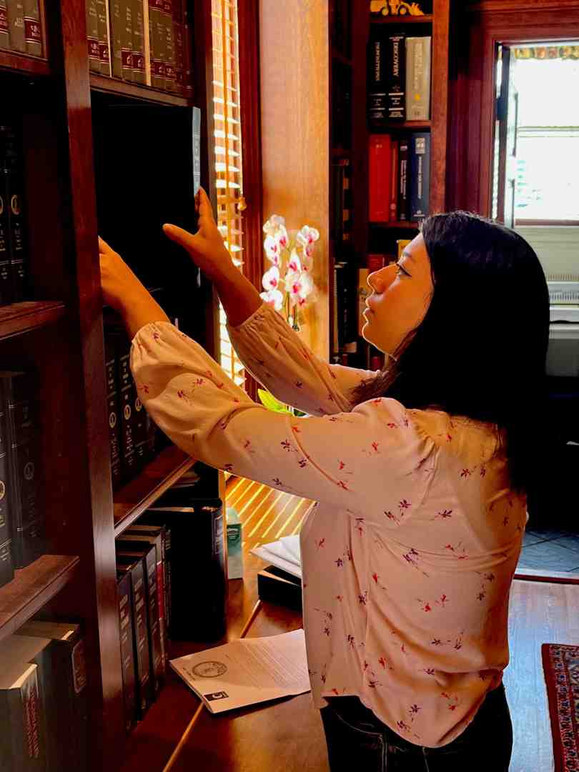 A diagram illustrating the four elements of negligence: Duty, Breach, Causation, and Damages - Slip and fall accident A diagram illustrating the four elements of negligence: Duty, Breach, Causation, and Damages - Slip and fall accident