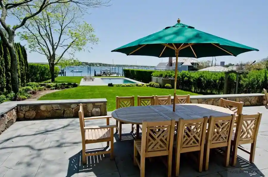 Durable wooden garden table - 8 seater round wooden garden table Durable wooden garden table - 8 seater round wooden garden table