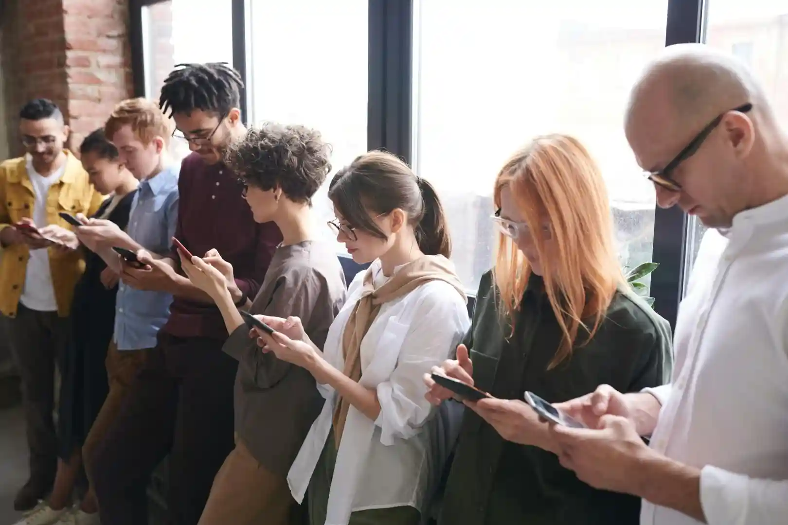 people on their smartphones