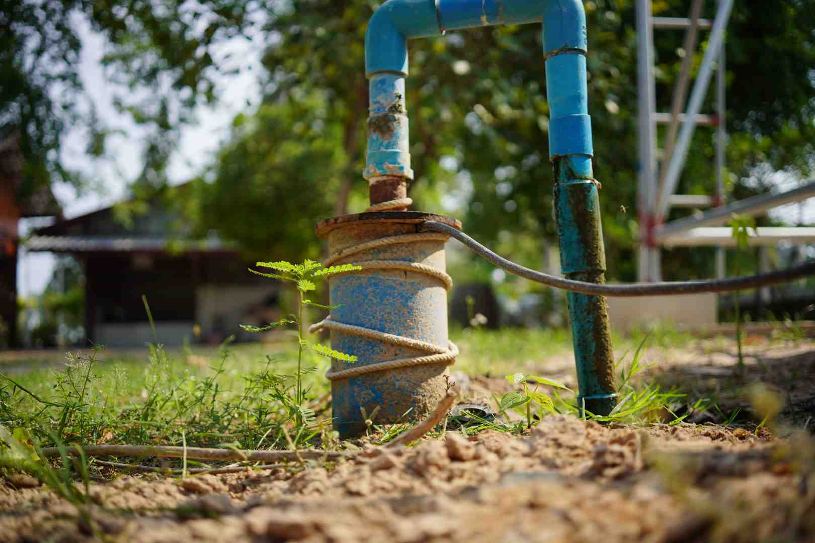 Comparison chart showing submersible, jet, and solar pump specifications including depth limits, flow rates, energy requirements, and installation complexity - well pump installation infographic Comparison chart showing submersible, jet, and solar pump specifications including depth limits, flow rates, energy requirements, and installation complexity - well pump installation infographic