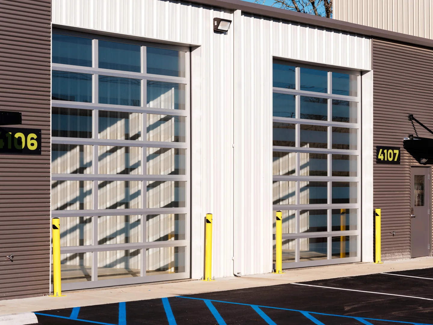 Apparel manufacturing and display within a MicroFlex unit - Birmingham showroom space rent