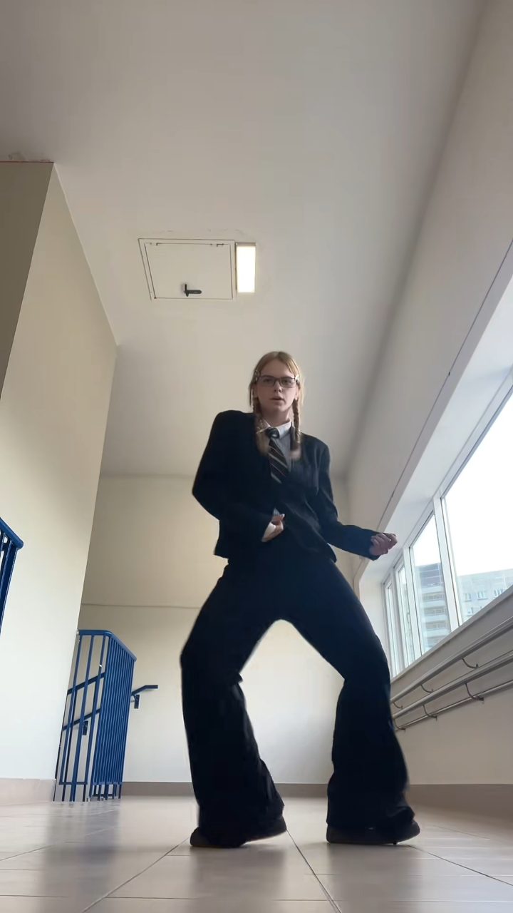 Embrace It Dance — AI video template