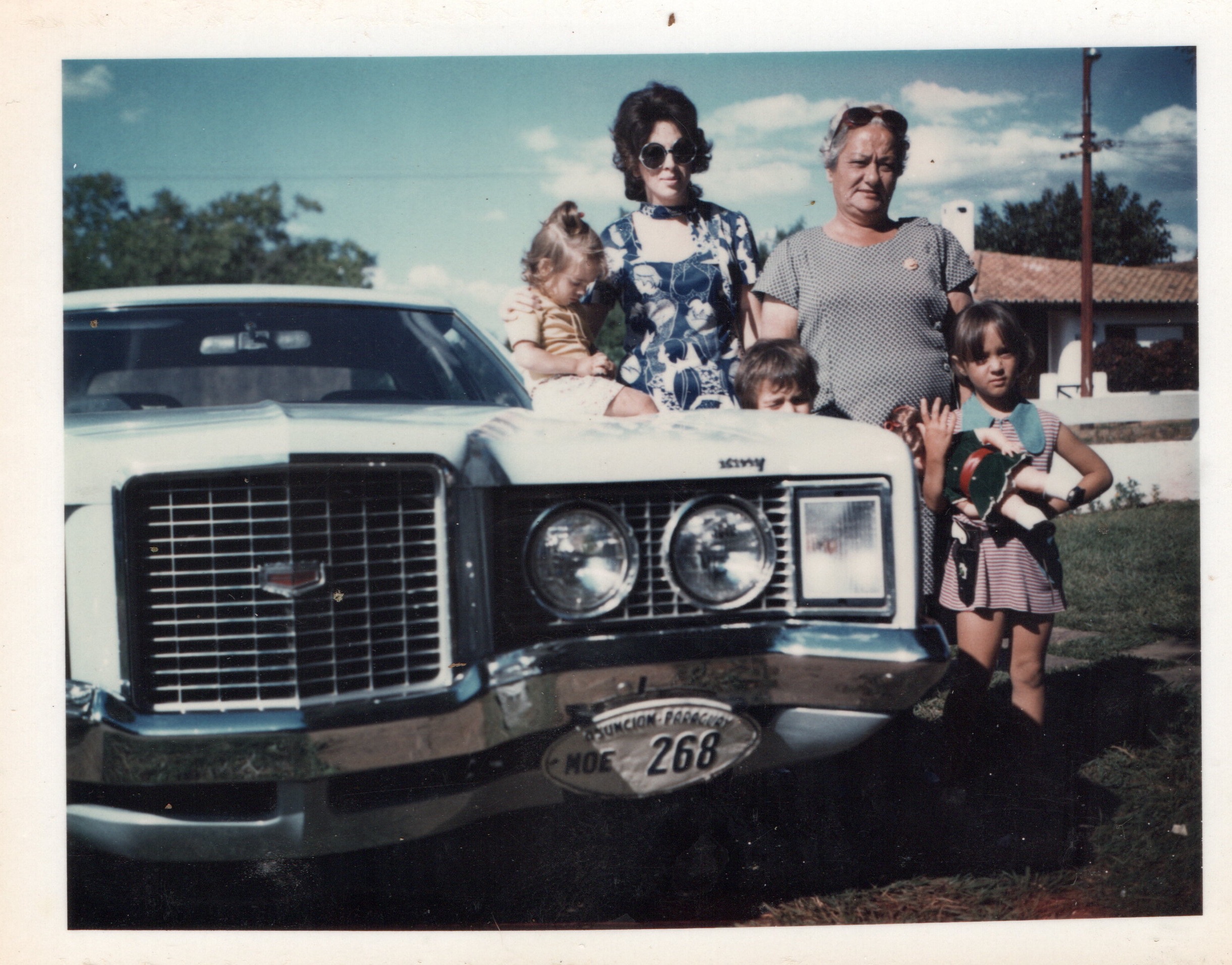 Nft RETRO FAMILY FROM 1960S