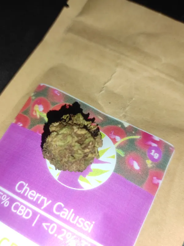Kundenfoto zu CBD Blüten Cherry Calussi mit 15 % CBD