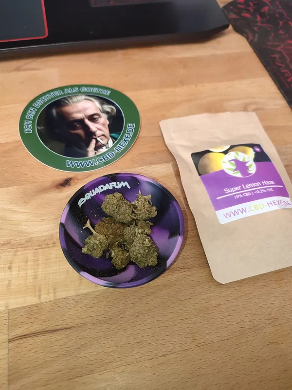 Kundenfoto zu Super Lemon Haze CBD Blüten mit 15 % CBD