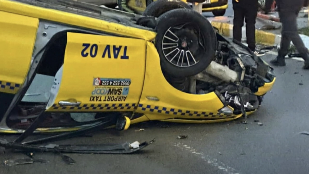 Sabiha Gökçen Havalimanı'nda VIP Yolunda Taksi Kazası: İnceleme Başlatıldı