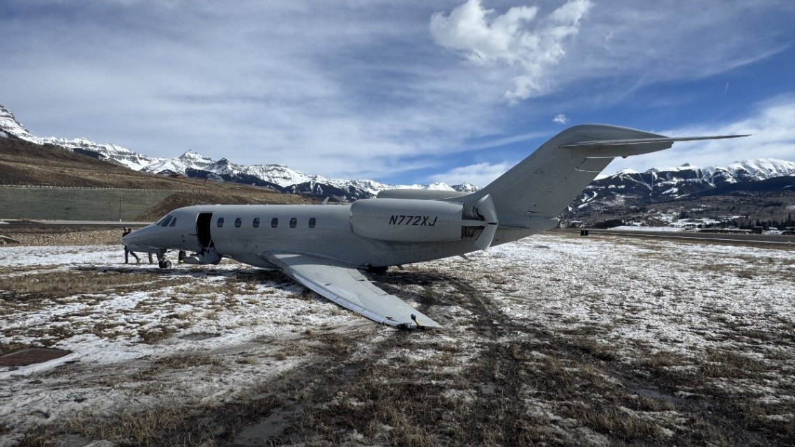 ABD'de İş Jeti Pistten Çıktı: 3 Kişi Kurtuldu, Uçak Hasarlı