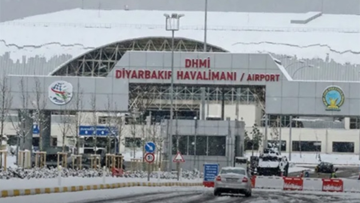 Diyarbakır'da Kar Uçuşları Vurdu: İstanbul Seferleri İptal