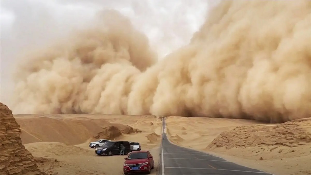 Libya Kum Fırtınası Hava Ulaşımını Durdurdu: Türkiye Kalkışlı Uçuşlar Etkilendi