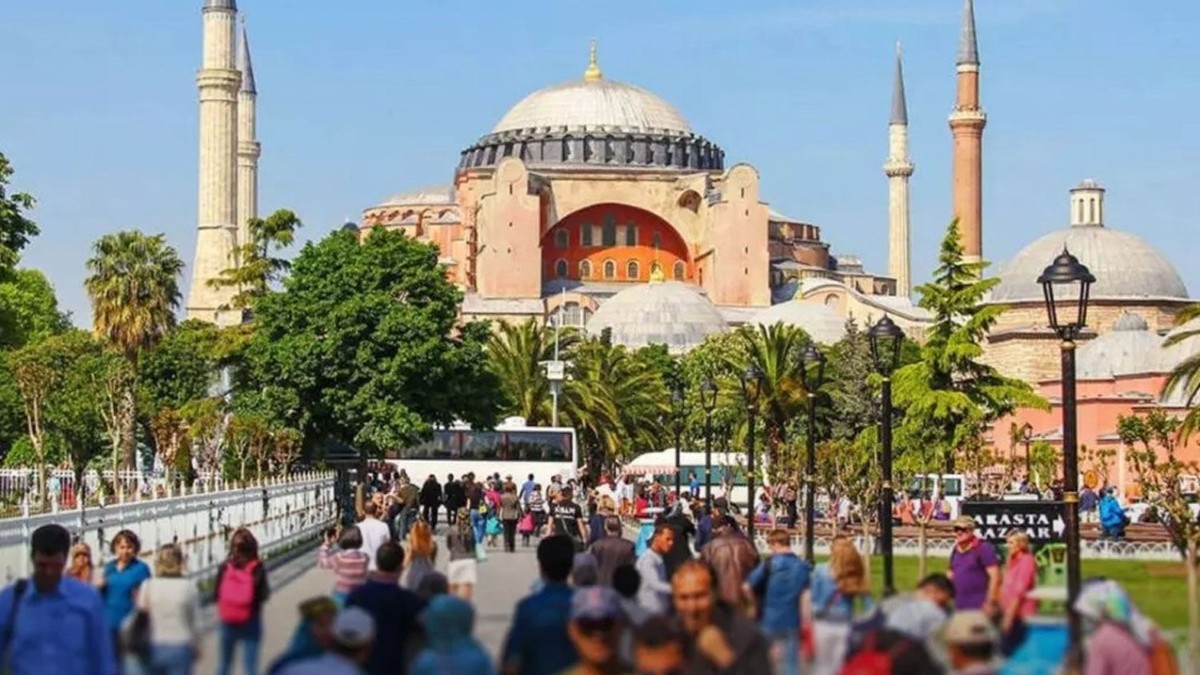 Ocak Ayında Türkiye'ye Ziyaretçi Akını: İran ve Rusya Zirvede - Seyahat ve Yaşam Haberi