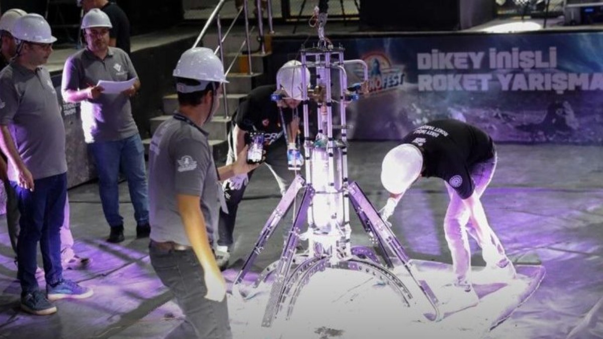 TEKNOFEST'te Dikey İnişli Roket Yarışı: Genç Mühendisler Uzaya Adım Atıyor - Seyahat ve Yaşam Haberi