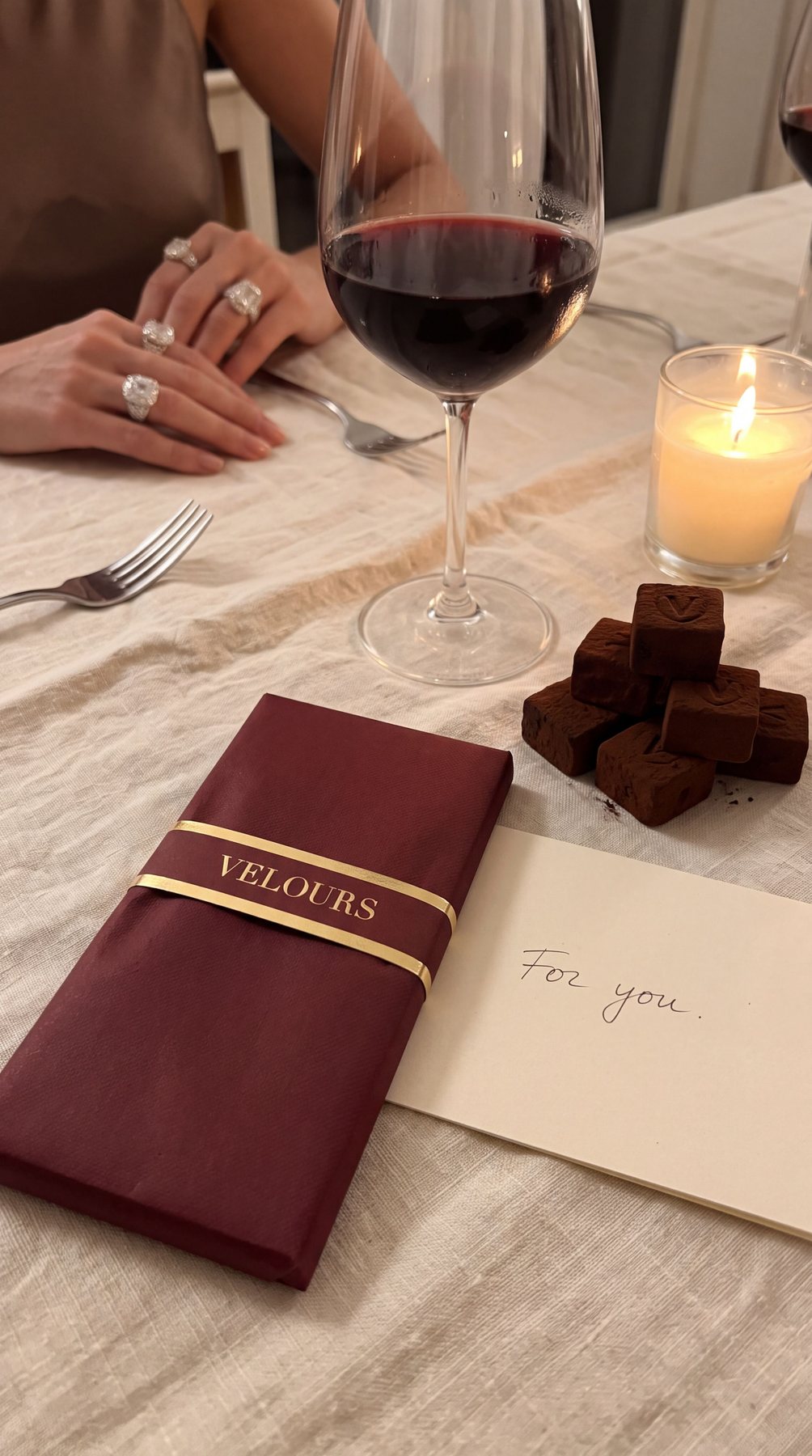 VELOURS dinner gift, 9:16