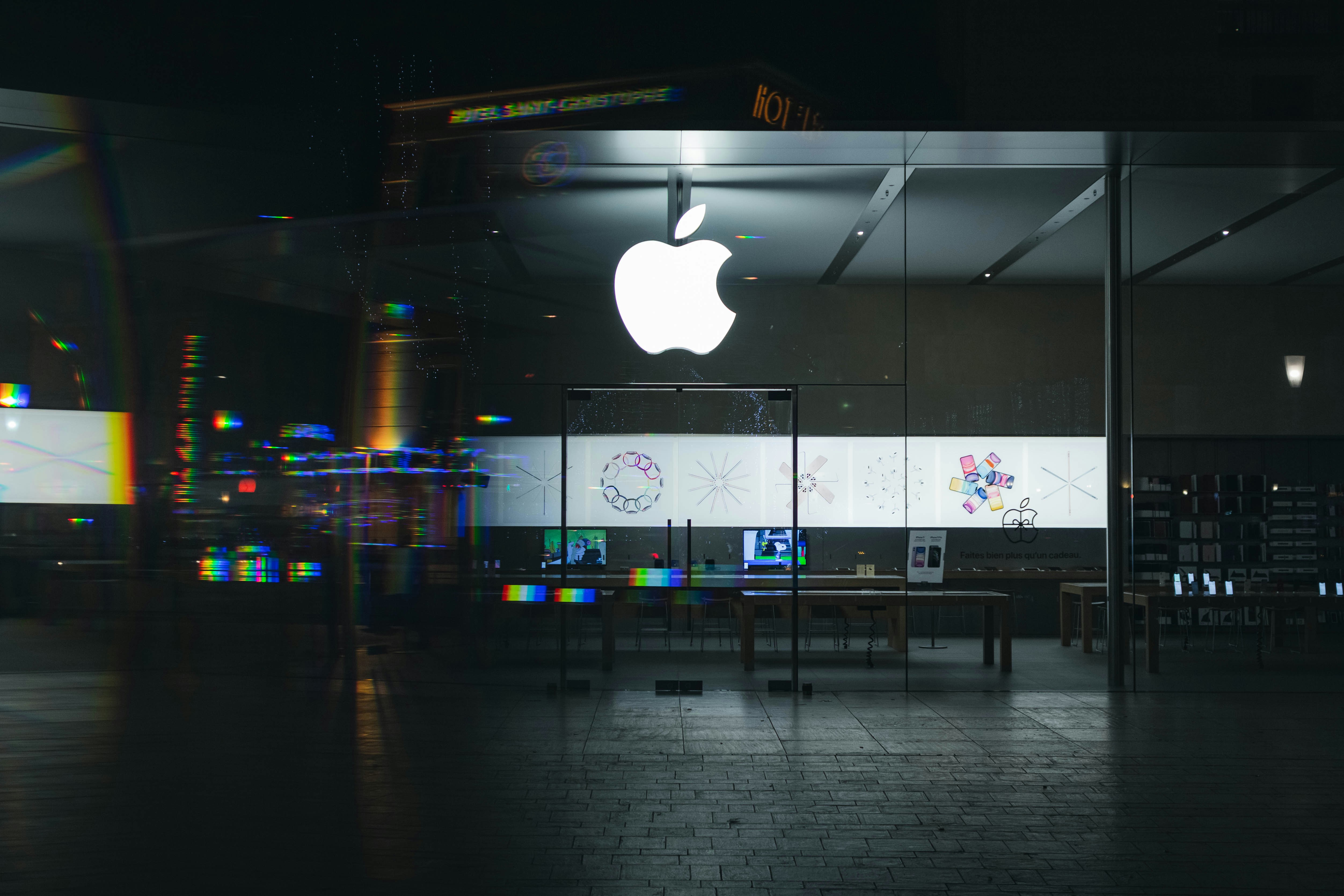 Apple Expands AI Infrastructure with Secure Cloud Computing Technology