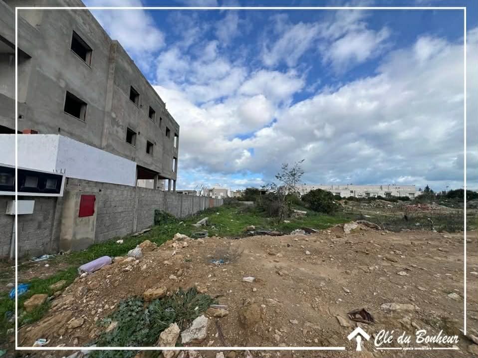 أرض للبيع في سكرة، سكرة، أريانة