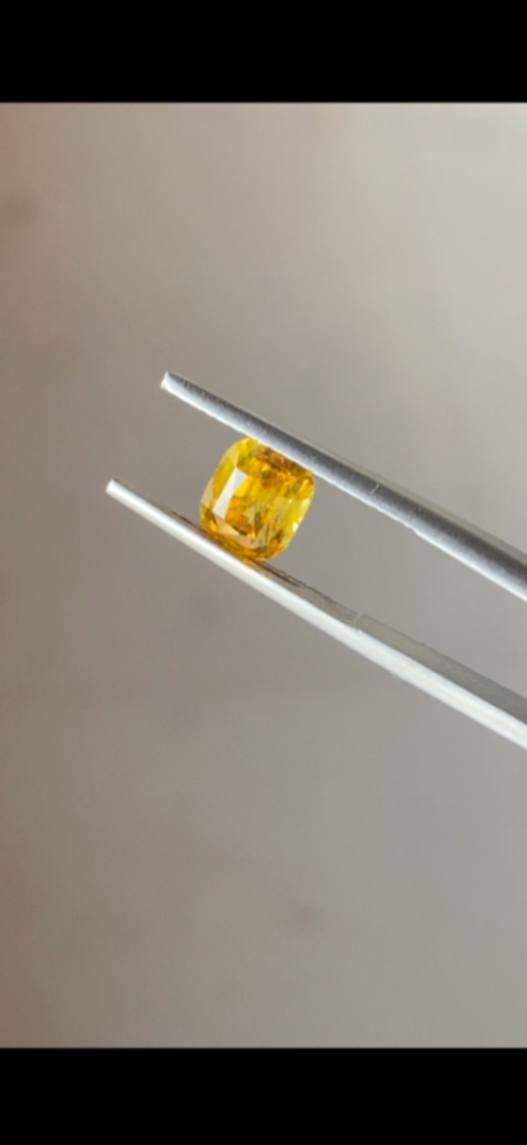 Yellow sapphire 2.5ct Cushion Mixed Cut thumbnail 2