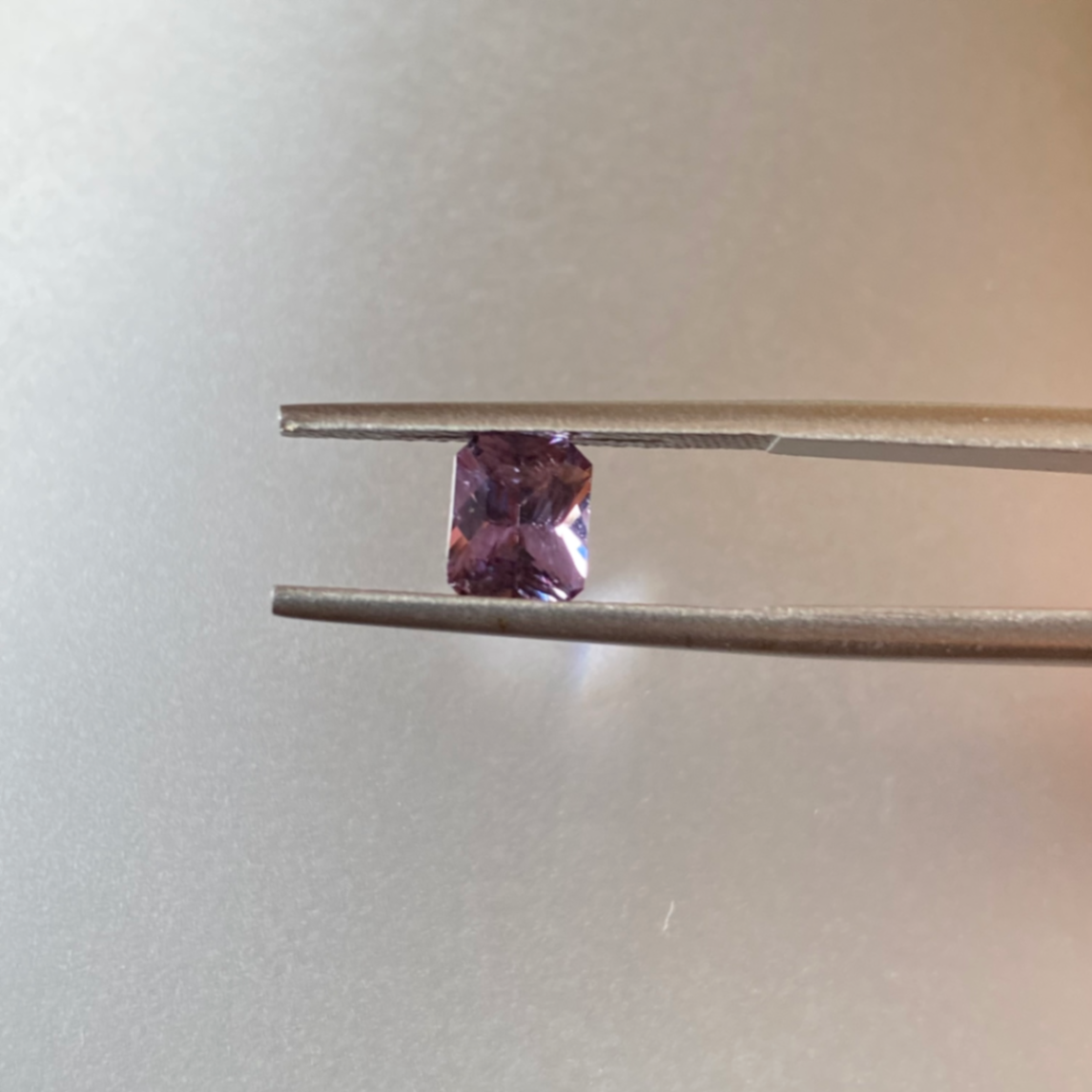 Violet Sapphire (Indher Neelam) - 1ct - Image 1