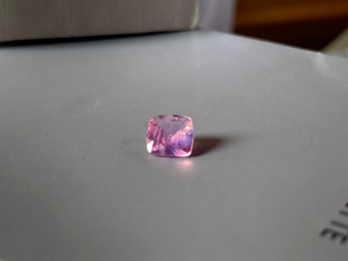 Pink Sapphire - 0.8ct - Image 1