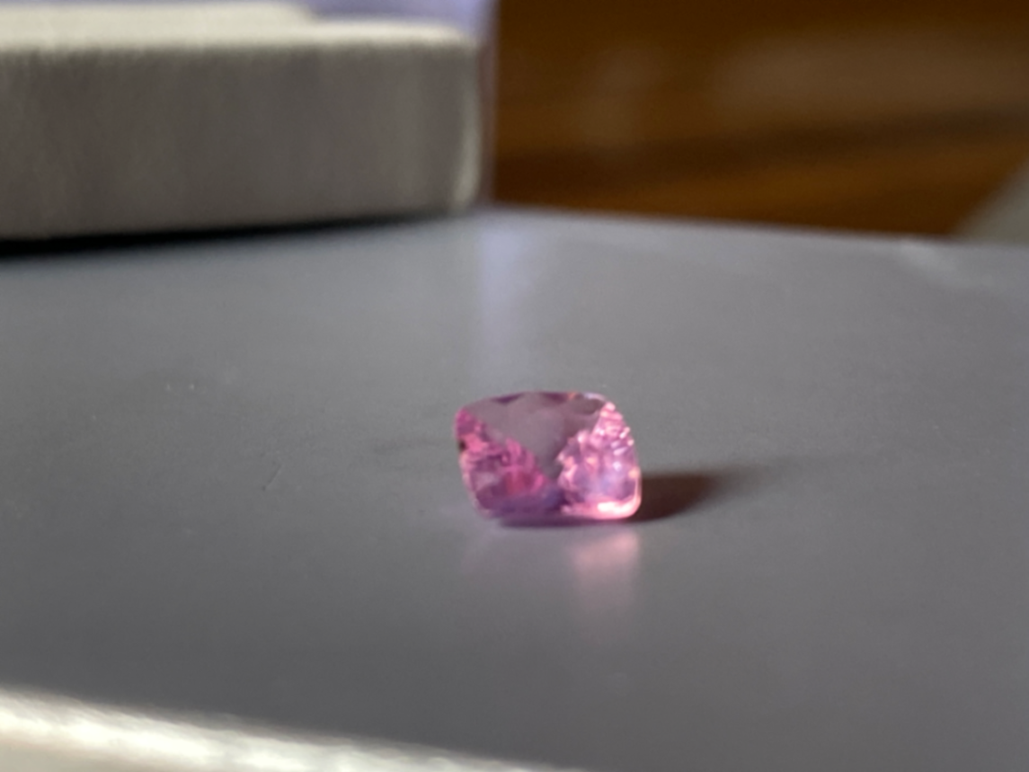 Pink Sapphire - 0.8ct thumbnail 2