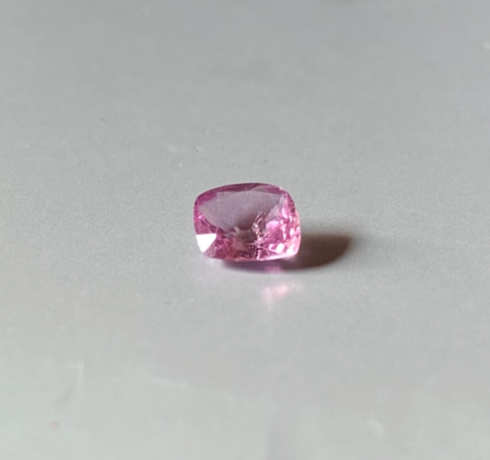 Pink Sapphire - 0.65ct - Image 1