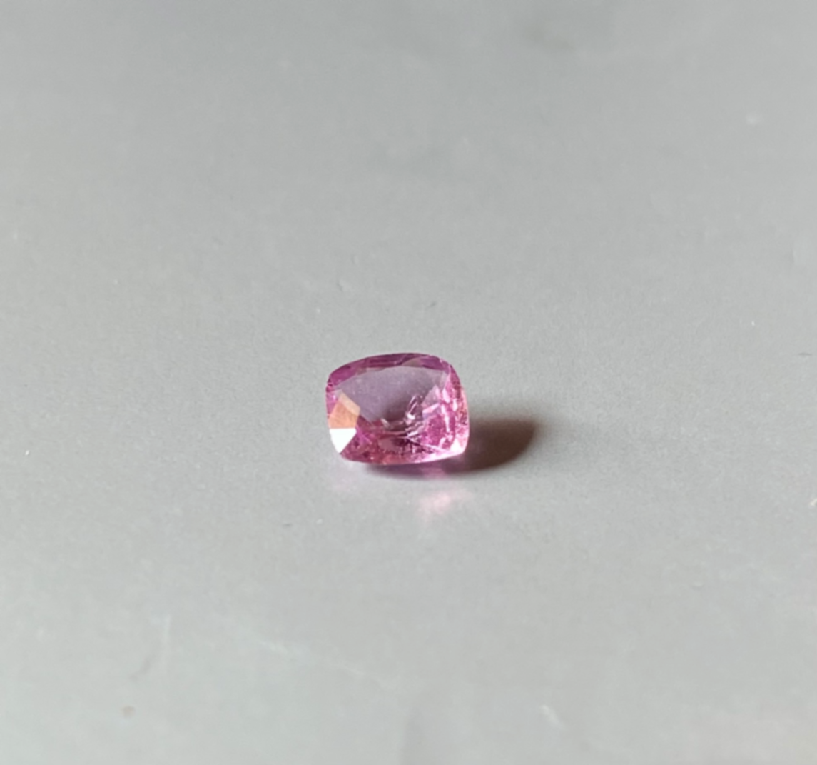 Pink Sapphire - 0.65ct thumbnail 5