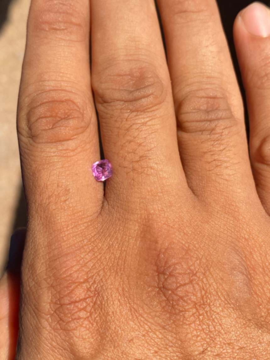 Pink Sapphire - 0.65ct thumbnail 4