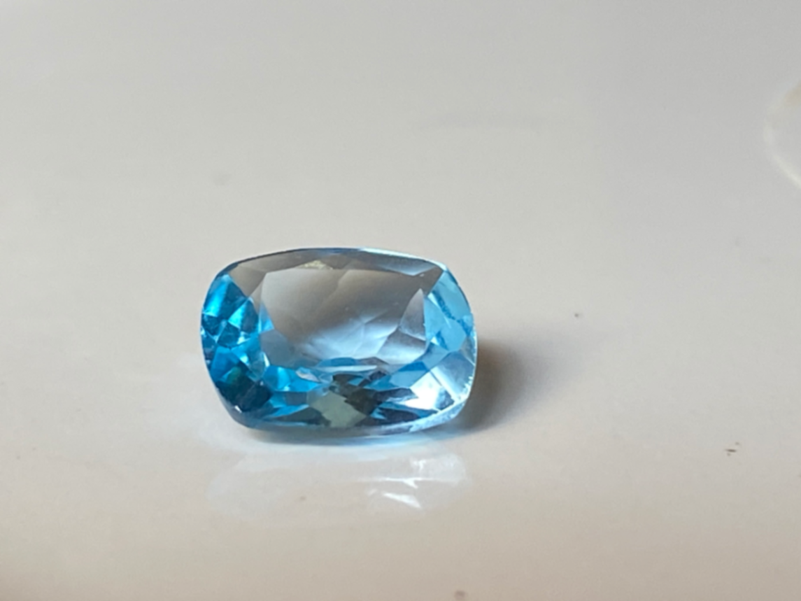 Blue Topaz - 2.10ct thumbnail 2