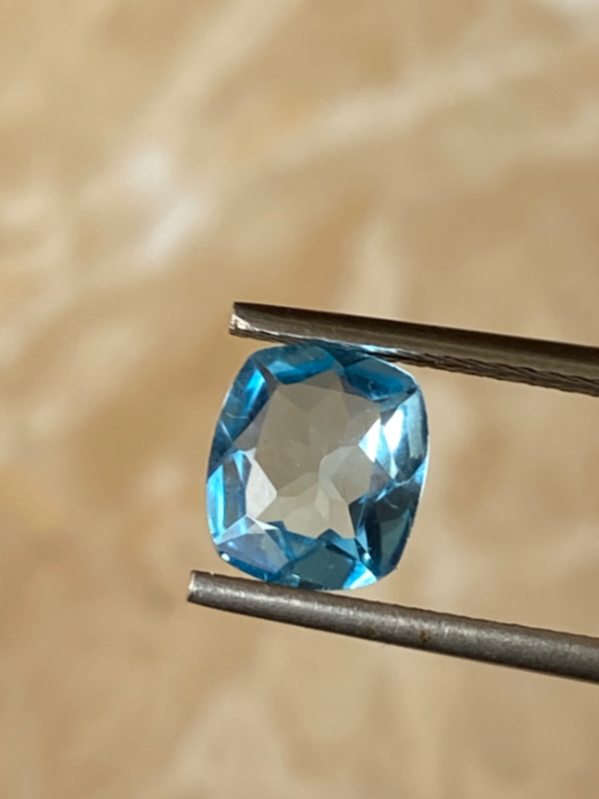 Blue Topaz - 2.10ct - Image 1