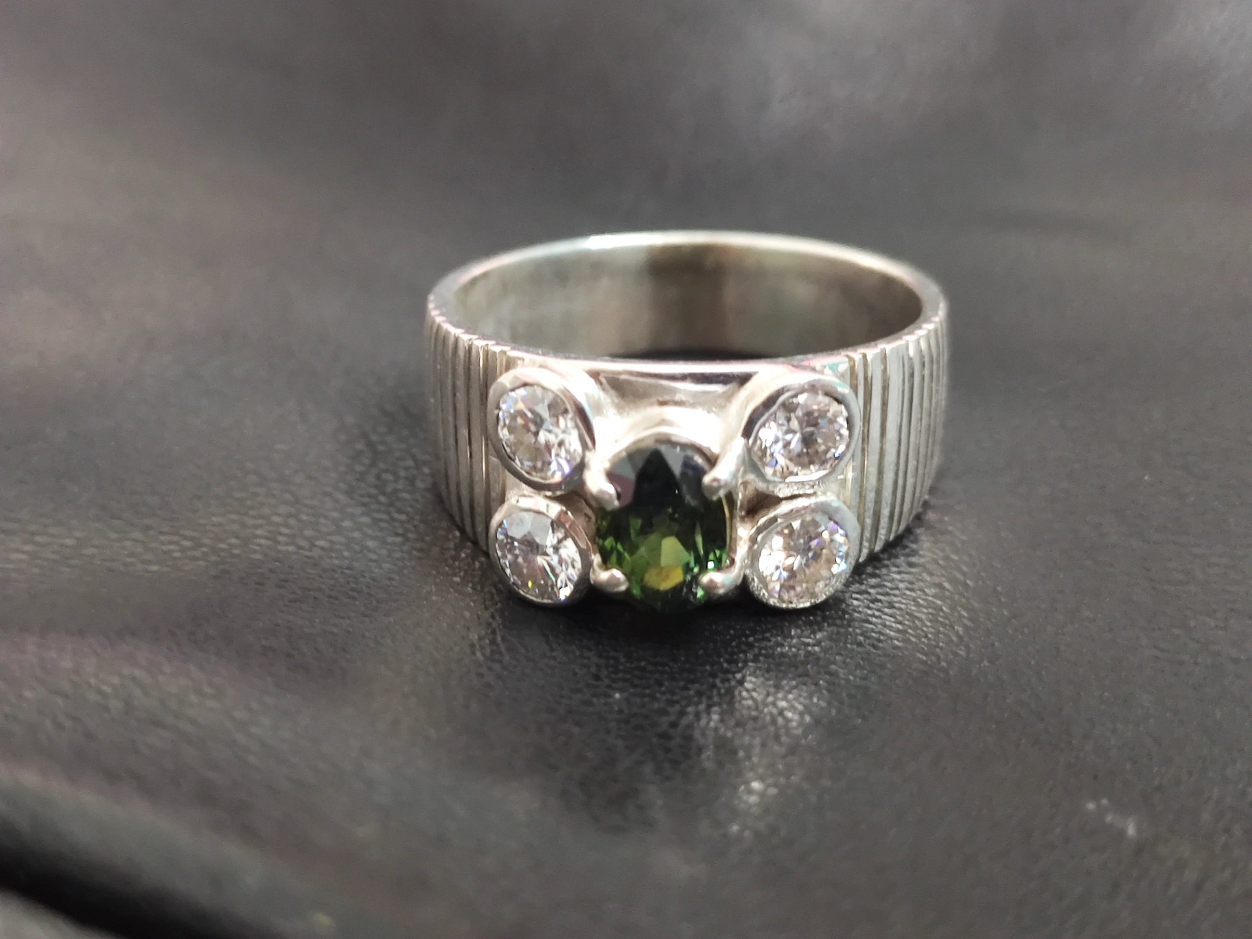 Green Sapphire Sterling Silver Ring thumbnail 6
