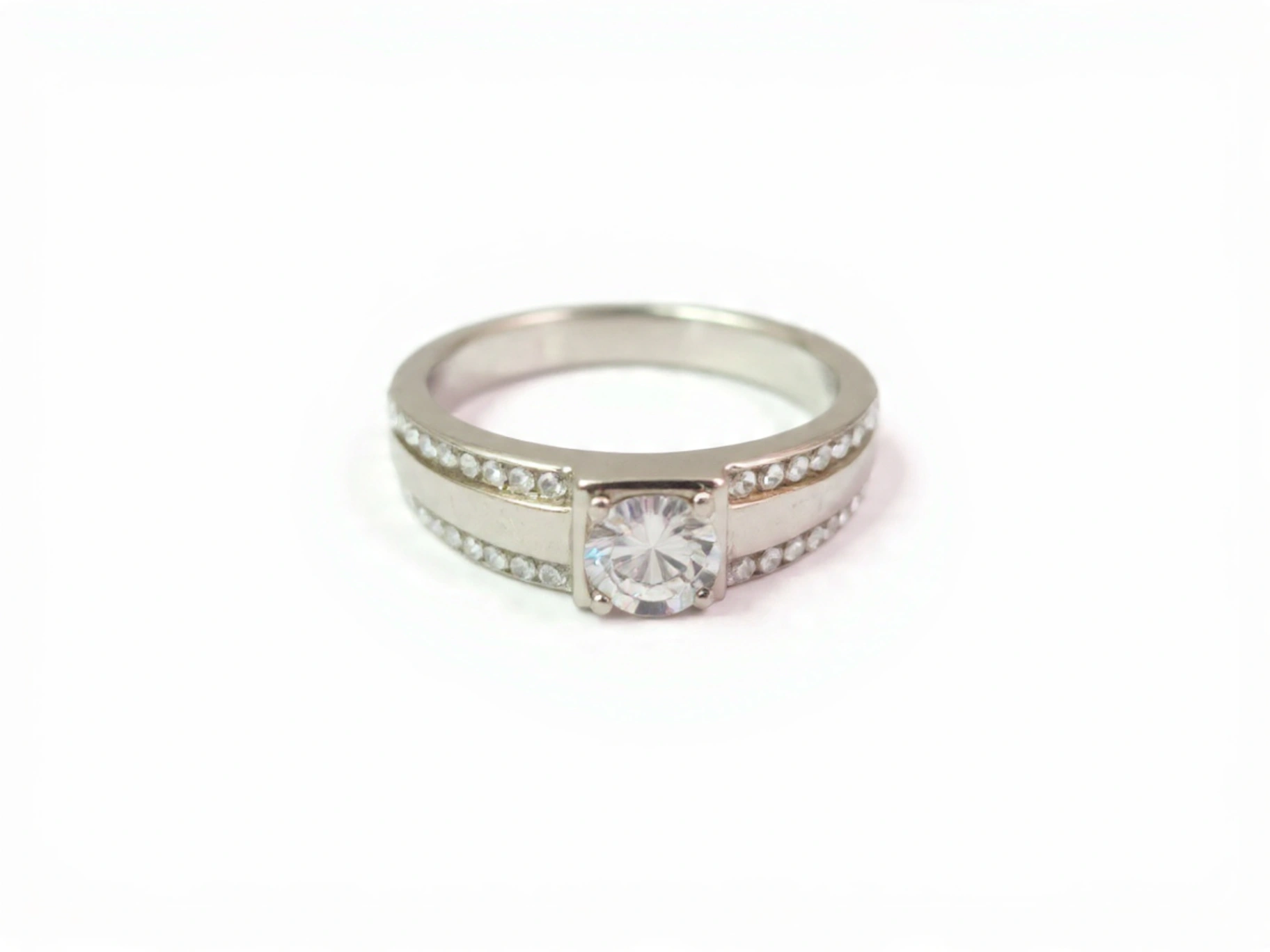 Diamond Simulant Sterling Silver Ring thumbnail 5
