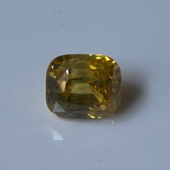 Yellow sapphire 2.5ct Cushion Mixed Cut thumbnail 10