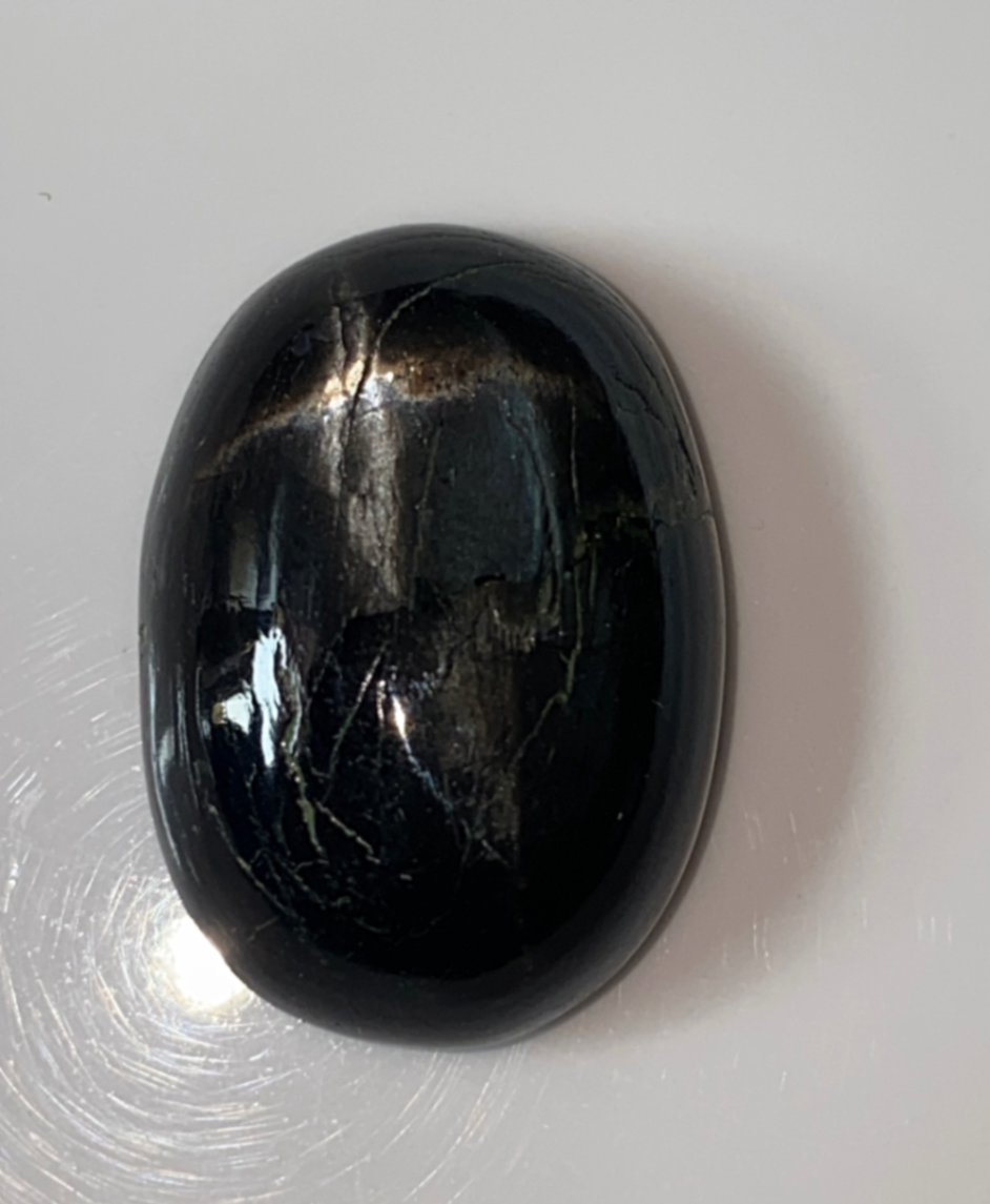 Black sapphire - 40.90ct